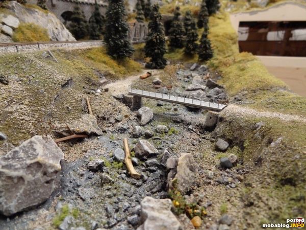 Hier noch einige Bilder meines Gebirgsflusses. Dieser ist noch am entstehen. Das Flussbett ist bereits gestaltet. Weiter oben befinden sich ein Wasserfall und zwei weitere Stromschnellen. Die Länge des sichtbaren ...
