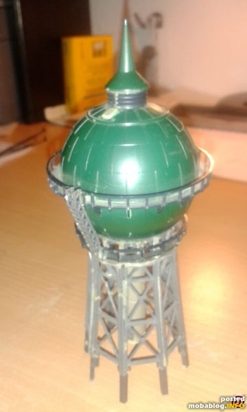 Wasserturm untere Teil mit Spritzlinge erhöht