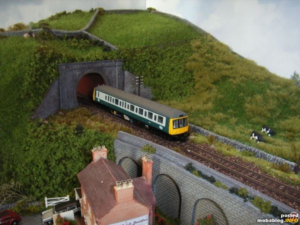 BR Class 122 55005 verlässt den Philtown-Hill-Tunnel und wird in Kürze den Philtown-Canal passieren.