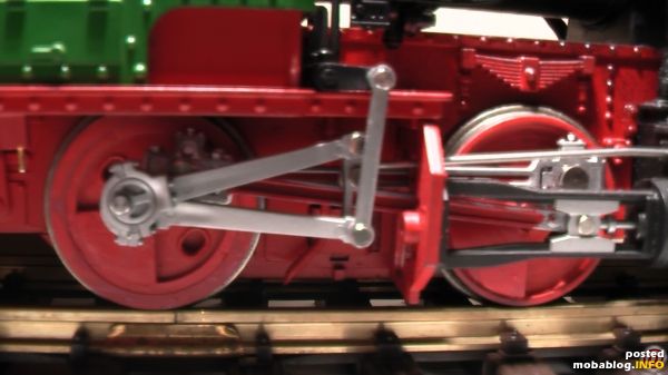 Das Fahrwerk musste auch etwas bearbeitet werden, die Spukränze mögen ja bei LGB als alltagstauglich angesehen werden, aber optisch....
einfach zum davon laufen.
Ich habe also wieder mal aus dem bekannten Stahl ...
