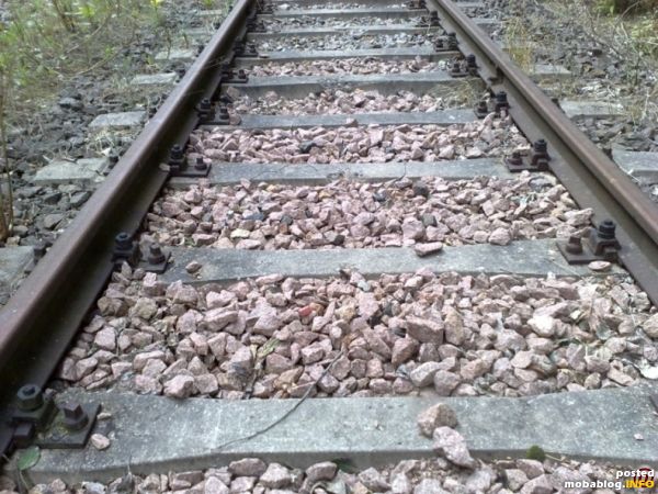 Der relativ frische rote Porphyr Schotter bei meinem Vorbild der Zschornewitzer Kleinbahn.
Diesen zu sehenden Farbton möchte ich im Modell erreichen.