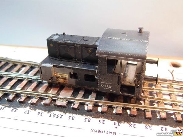 Die Kö II steht auf einer noch nicht in allen Details fertig gestellten H0 Pur Weiche EW 49 - 190 - 1:9r Fsch (H) die später einmal auf den Modulen ...