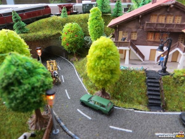 Der Straßentunnel mit Pferdefuhrwerk.