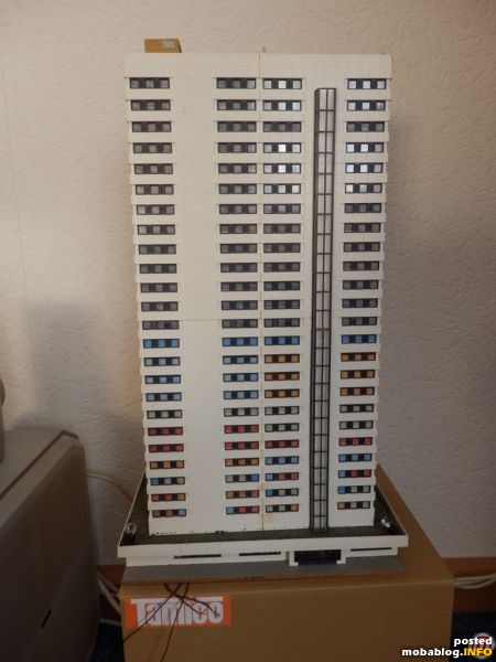 Das Hochhaus vor der Renovierung.