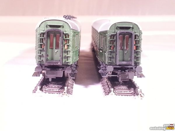 Links Roco, rechts Fleischmann
