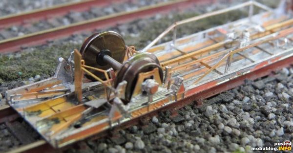 Der Wagen nochmal von unten. Man beachte den Langträger.