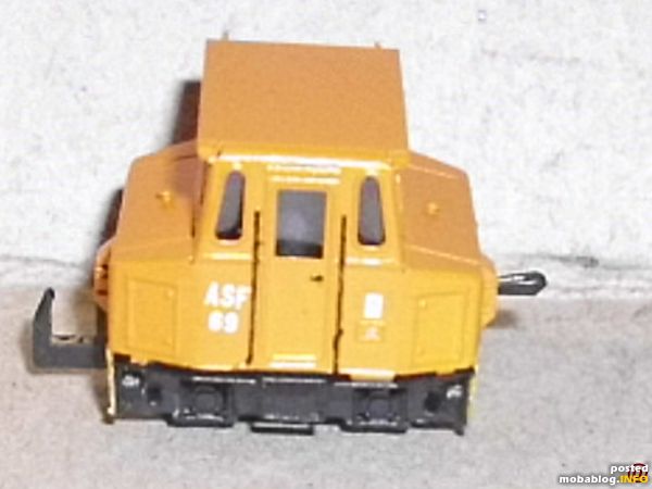 fertiger ASF 69 mit Decals+Fenstereinsätzen in orange in der Epoche 4
