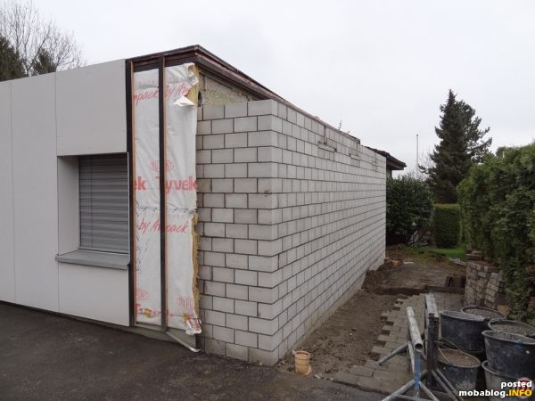Die neue Aussenmauer.