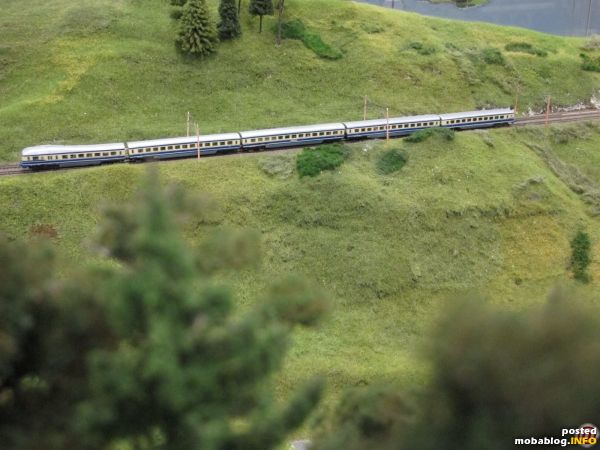 Die ÖBB in Epoche III: ein Triebwagenzug der Reihe VT 5045 als TS