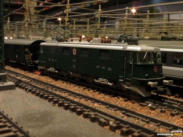 Ae 6/6 (Fleischmann) mit Postzug (Mabar)