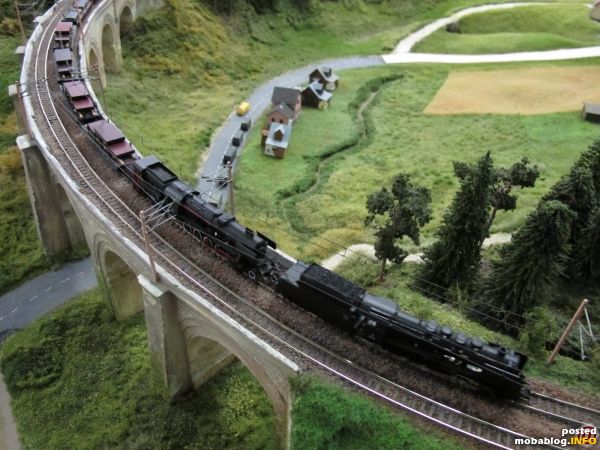 Zum Abschluss des heuten Berichts noch ein Bild vom Adlitzgrabenviadukt.
Bis zum nächsten Fahrtag im MEC N-Spur Austria!