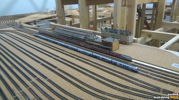"Railjettreffen" auf Bstg 1 und 2