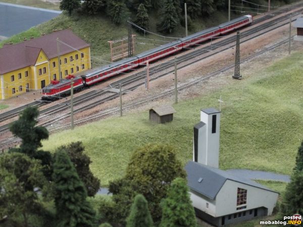 Einige Minuten später ist der besagte Wendezug bereits im Bahnhof von Breitenstein eingetroffen und hat hier einen kurzen Aufenthalt.
