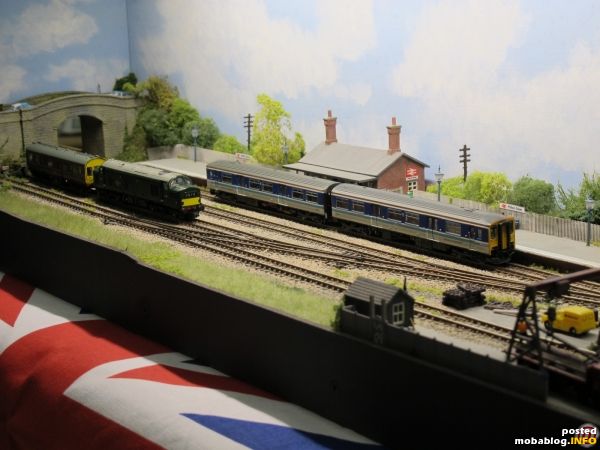 In British-N waren heute im Einsatz: eine Class 150DMU in Regional Railways-Livery (Era 8) und eine Class 37 mit einem Inspection Saloon (beide Preserved Era 8).