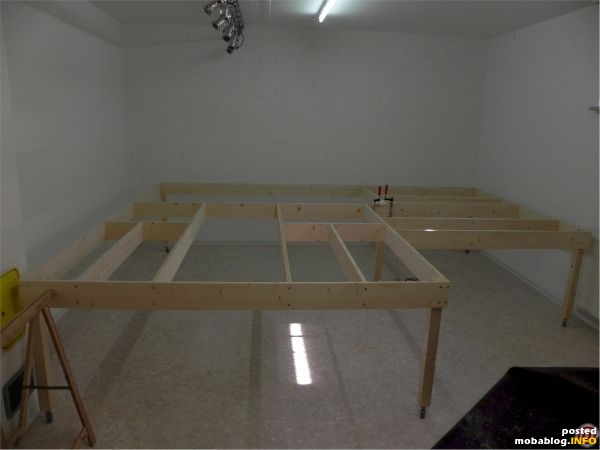 Der Unterbau fertig aufgestellt (ein Steher fehlt noch).