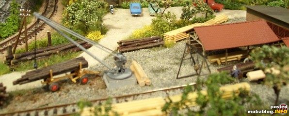 Das Sägewerk besteht aus mehreren kleinen Gebäuden.