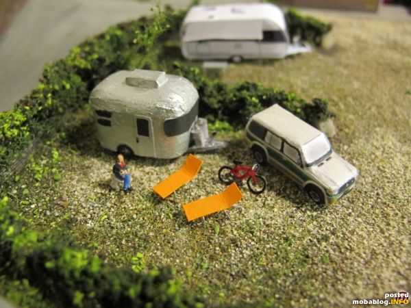 Neues gibt es auch bei den Campingfahrzeugen zu berichten: neben den bereits existierenden Modellen von T&B und dem Dübener Ei kommt jetzt mit dem "Airstream" ein neuer Kultwohnwagen hinzu - ...