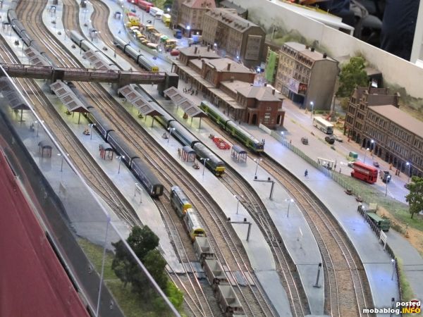Hier ein Blick auf die Bahnsteigsituation in der Mainstation.