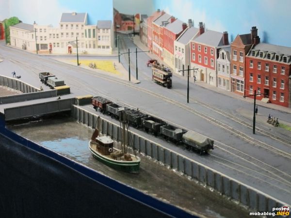 Hier noch ein Blick auf die Hafenanlage mit Stadtkulisse im Hintergrund.