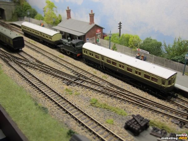 In der Gegenrichtung war die kleine GWR 14xx mit zwei Autocoaches unterwegs.