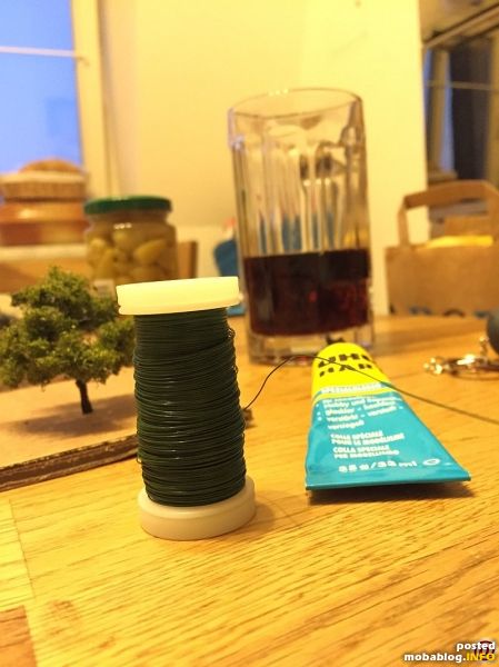 Das Grundmaterial zum Herstellen des Rohlings ist dieser dünne Blumenbindedraht.