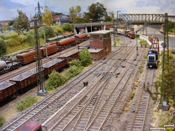 Der Rangierbhf. hier wird die Oberleitung noch weiter installiert