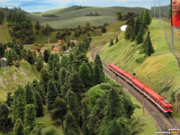 Planbetrieb am Semmering in Epoche V: ein Triebwagenzug Reihe 4010 oberhalb der Kalten Rinne