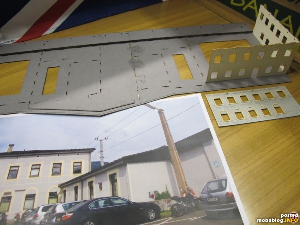Andernorts wird ein sehr aufwändiges Gebäudeprojekt verfolgt: der völlige Neubau des Bahnhofsgebäudes von Mürzzuschlag (inkl. Postgebäude) in Lasercutbauweise - die ersten Bauteile waren heute bereits zu sehen