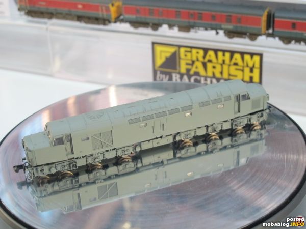 Auf der Drehscheibe ein Sample der neuen Grafar Class 40.