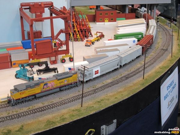 Zum Abschluss ein Blick auf das moderne Setting von Essex Belt Lines, ein ausuferndes H0-FREMO-Modularrangement angesiedelt im mittleren Westen der USA in der Region um Kansas City.