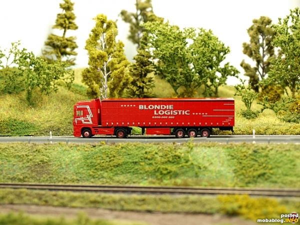 1917 DAF - Gardinenplanen Sattelzug - Blondie Logistic