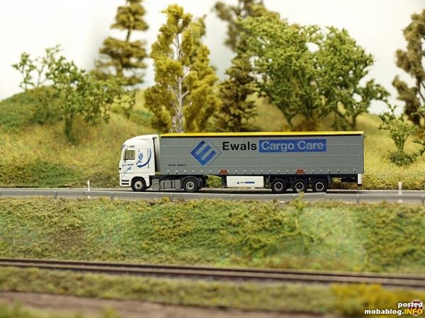 1920 Gardinenplanen - Sattelzug (Basismodell HERPA) - Ewals Cargo Care