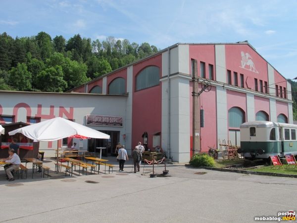 Der Ort des Geschehens: das Südbahnmuseum Mürzzuschlag im Bereich der ehemaligen Zugförderungsstelle.

http://www.suedbahnmuseum.at/german/home/