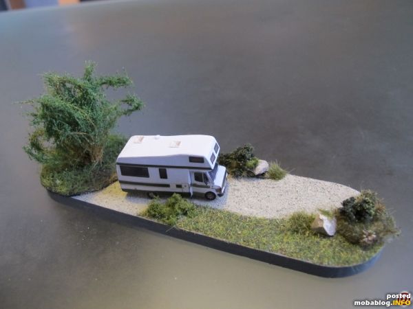 Eine Variante des Autotrail auf dem Minidiorama: das Führerhaus/Fahrgestell ist auf Basis Mercedes 207D