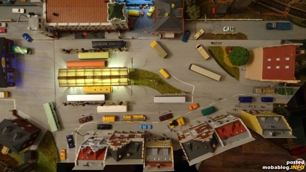 Der ZOB ist auch fertig.
Strassenmarkierungen sind nun aufgeklebt.