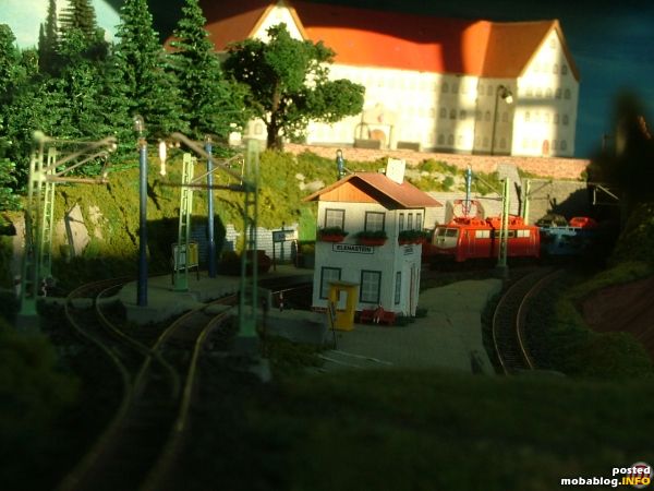 Hier vom Bahnhof aus.