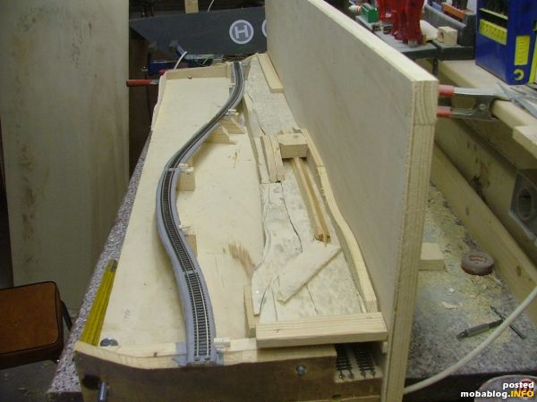Dasselbe Teil, jetzt aber die Überholgleise überbaut. Natürlich wieder mit einem Handgriff abnehmbar.