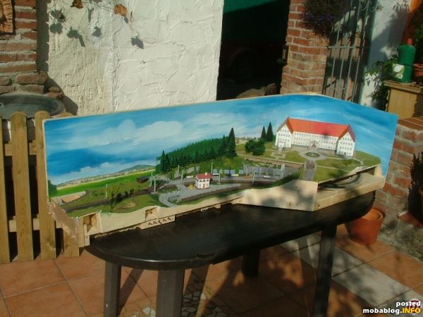 Das rechte Segment im Sonnenlicht auf der Terrasse. Auch zum Fotografieren ist die Segmentbauweise ein dicker Vorteil.