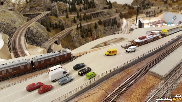 In Oberegg werden Autos auf die Bahn verladen. Einen Teil dieser Szene habe ich jetzt realisiert.
Herzliche Grüsse aus der Schweiz
Linus
http://www.schweizer-alpenbahn.ch