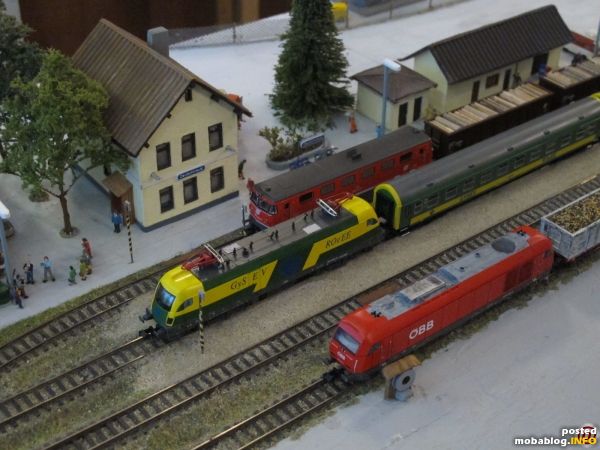 Großer Bahnhof in Deutschkreutz - betrieblicher Mittelpunkt der Modulanlage.