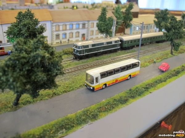 Eine neu ausgestaltete Modulkombination mit einer langen Betriebsausweiche ermöglicht einfache Zugkreuzungen.