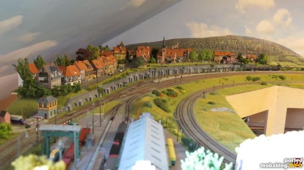 Panorama Ortschaft mit Bahnhof