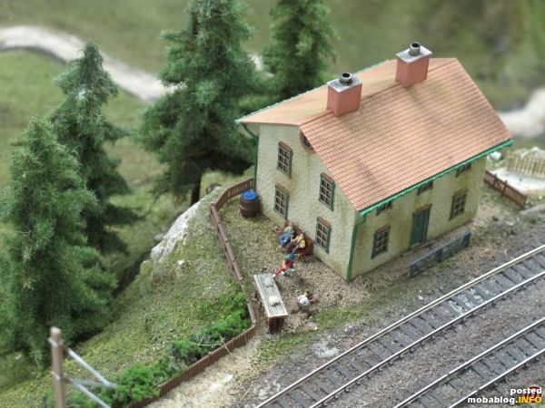 An der Semmeringbahnstrecke selbst wurde schließlich ein weiteres Wächterhaus verbaut und das Umfeld detailliert gestaltet.