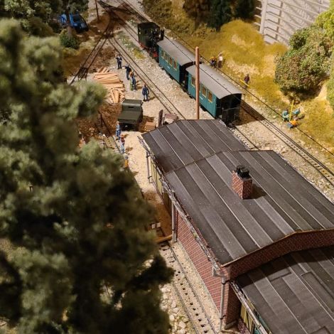 Kreuzungsbahnhof  Wembachhausen,hier findet der Zugbegegnungsverkehr statt......