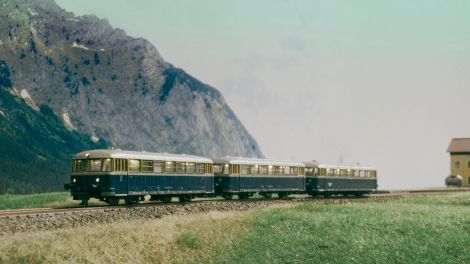 Eine Stunde später folgt der Triebwagen.