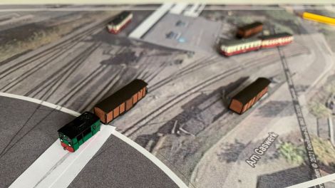 Auf die sector plate sollte eine Lok und zwei Wagons passen.