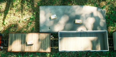 Holzklötze dienten als Ladegut mit Start und Ziel. Hier wird in Grasbach geladen.