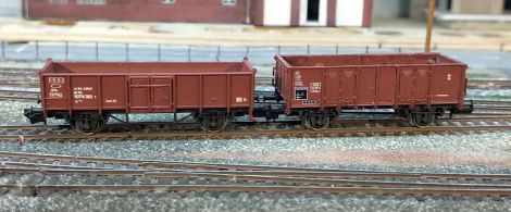 Ein Rivarossi E Wagen als UIC Typ 2 und der höhere und dafür kürzere UIC 1 Typ nach der Längenkorrektur