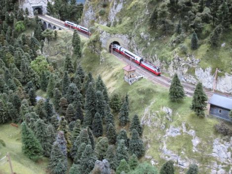 Beim Vorbild am Semmering nicht zugelassen, bei uns fährt er: Cityjet mit Doppelstockwagen beim Krauseltunnel