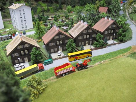 In Richtung Fröschnitztal stehen diese sehr schönen Holzhäuser